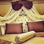 Royal Life Exclusive