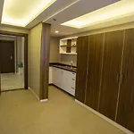 Royal Life Exclusive Hotel 4*