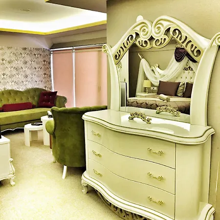 Royal Life Exclusive 4*