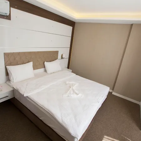 Royal Life Exclusive Hotel 4*