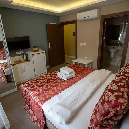 Royal Life Exclusive Hotel