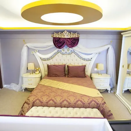 Royal Life Exclusive