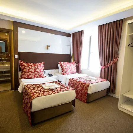 Royal Life Exclusive Hotel