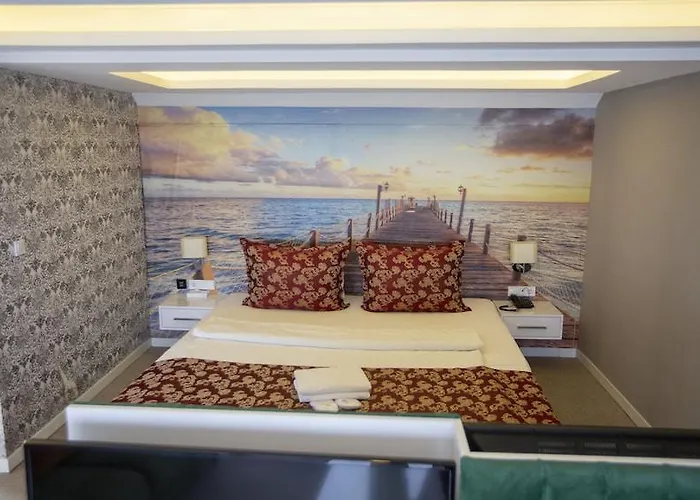 Royal Life Exclusive