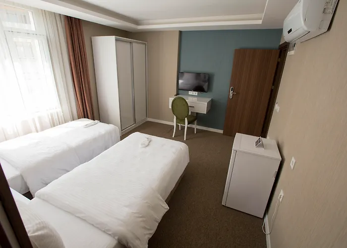 Royal Life Exclusive Hotel