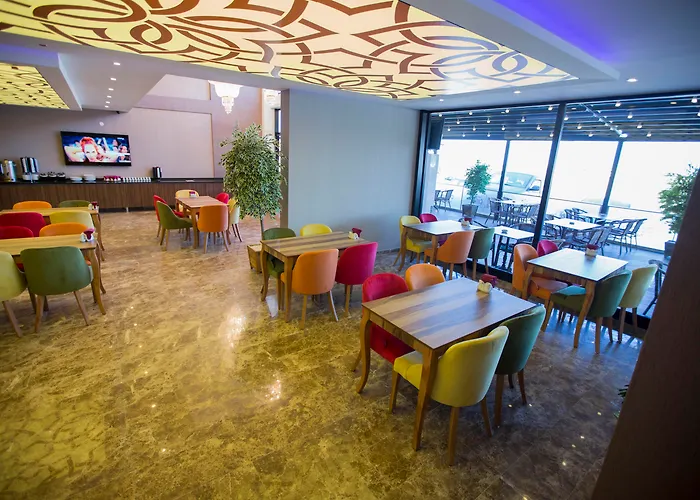 Royal Life Exclusive Hotel 4*