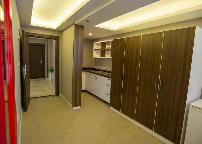 Royal Life Exclusive Hotel 4*