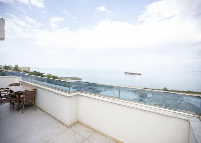 Royal Life Exclusive Hotel 4*