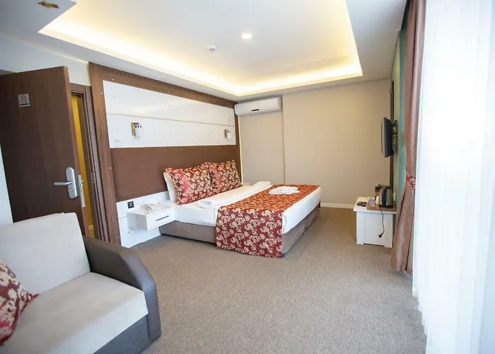 Royal Life Exclusive Hotel