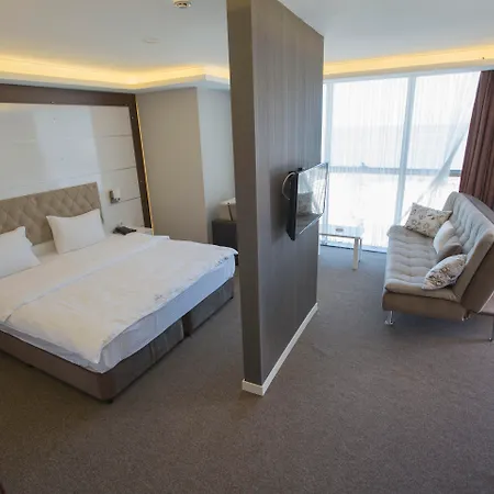 Royal Life Exclusive