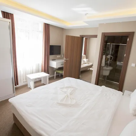 Royal Life Exclusive