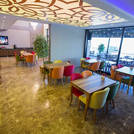 Royal Life Exclusive Hotel 4*