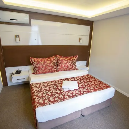 Royal Life Exclusive