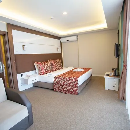 Royal Life Exclusive Hotel