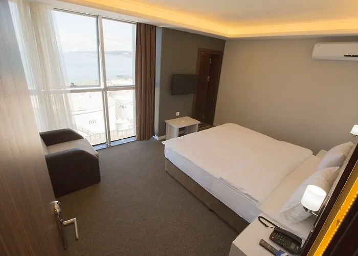 Royal Life Exclusive 4*