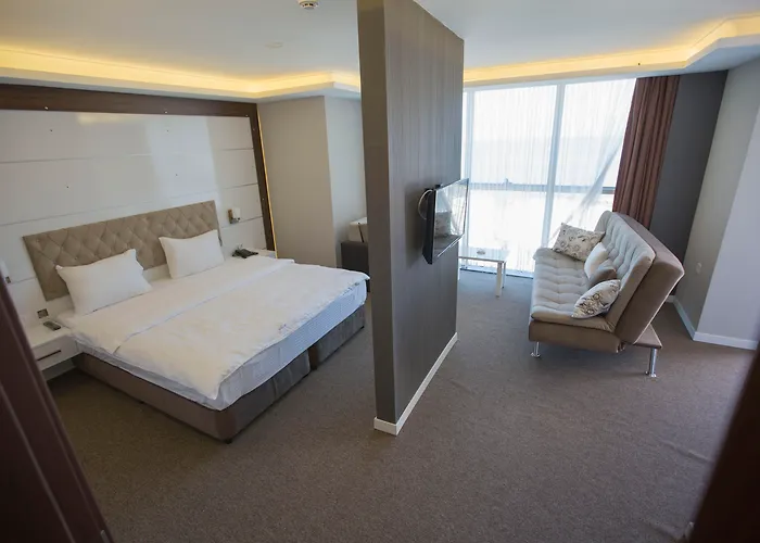 Royal Life Exclusive