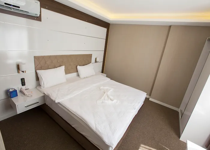 Royal Life Exclusive Hotel 4*