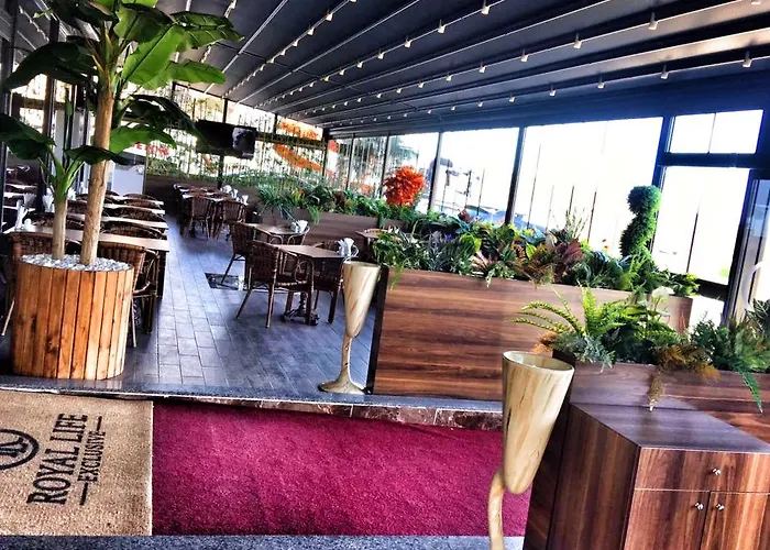 Royal Life Exclusive