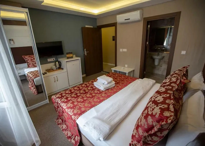 Royal Life Exclusive Hotel