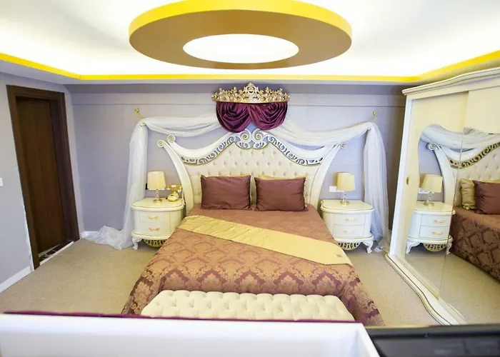 Royal Life Exclusive