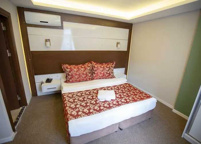 Royal Life Exclusive